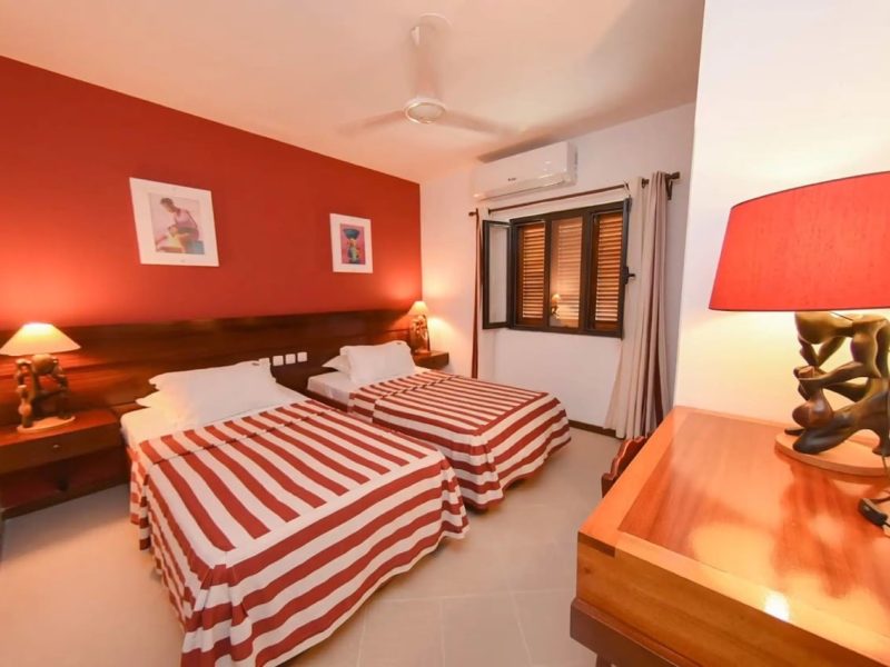JR Suite