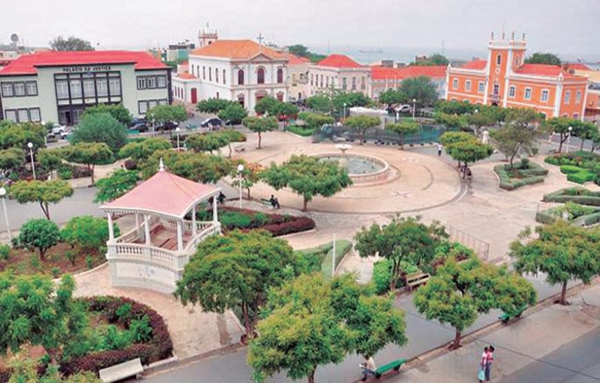 Praia: Passeio Turístico Guiado pela Cidade