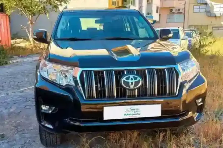 Alugar Toyota Land Cruiser Prado em Cabo Verde